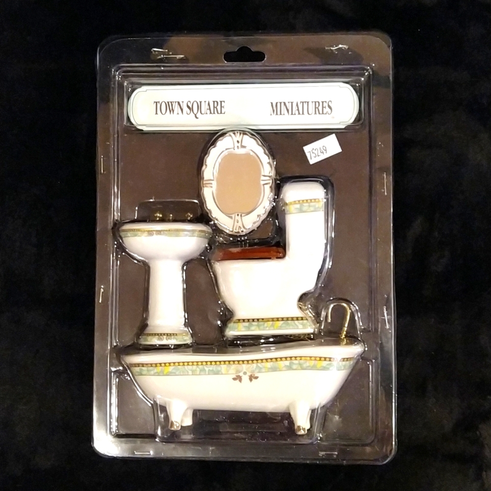 Town Square Miniatures Porcelain Bathroom Set